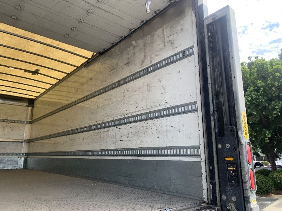 Medium Duty Box Truck-Light and Medium Duty Trucks-Freightliner-2019-M2-Torrance-CA-190,282\n\t\tmiles-$ 40,000 - Image 12