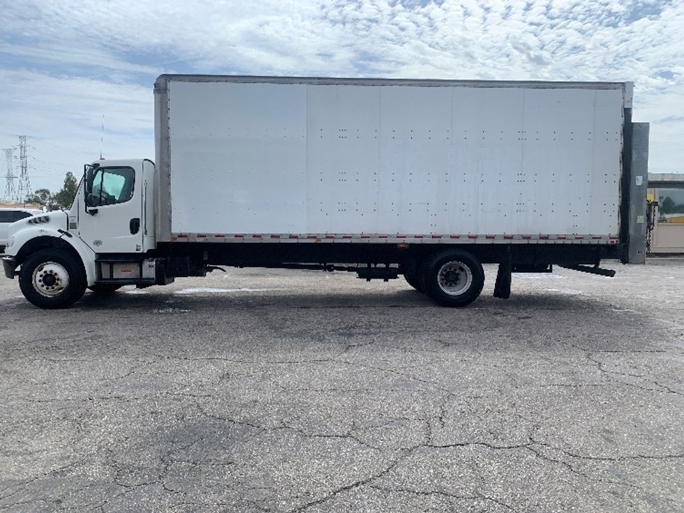 Medium Duty Box Truck-Light and Medium Duty Trucks-Freightliner-2019-M2-Torrance-CA-190,282\n\t\tmiles-$ 40,000 - Image 4