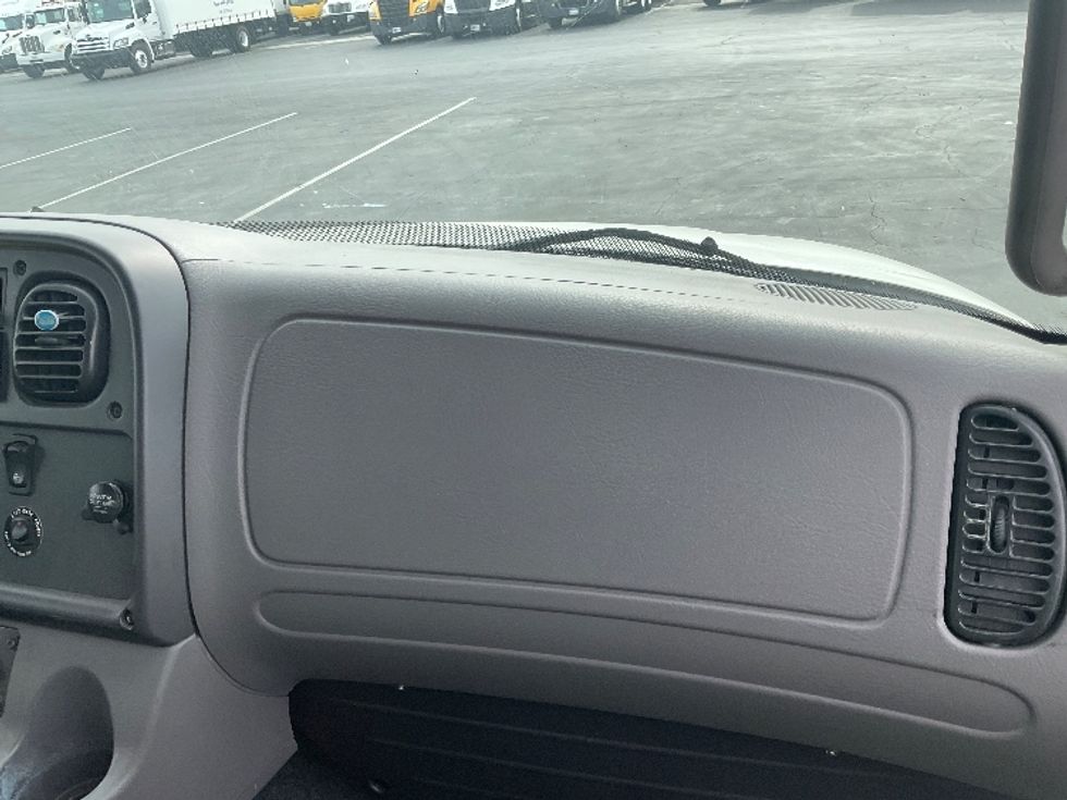 Medium Duty Box Truck-Light and Medium Duty Trucks-Freightliner-2019-M2-Torrance-CA-197,870\n\t\tmiles-$ 44,500 - Image 21