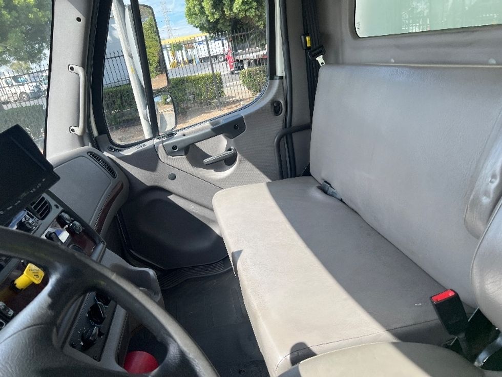 Medium Duty Box Truck-Light and Medium Duty Trucks-Freightliner-2019-M2-Torrance-CA-201,520\n\t\tmiles-$ 49,000 - Image 19