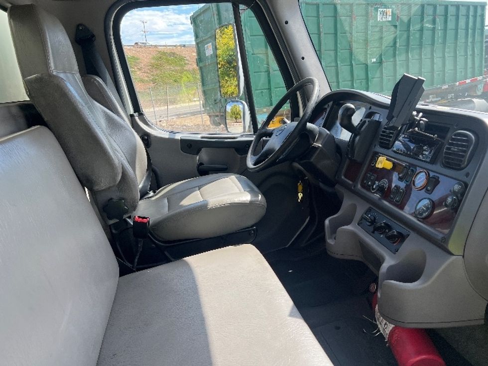 Medium Duty Box Truck-Light and Medium Duty Trucks-Freightliner-2019-M2-Torrance-CA-201,520\n\t\tmiles-$ 49,000 - Image 22