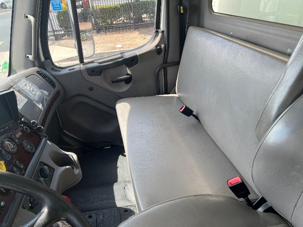 Medium Duty Box Truck-Light and Medium Duty Trucks-Freightliner-2019-M2-Torrance-CA-218,926\n\t\tmiles-$ 46,250 - Image 19