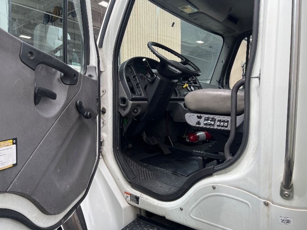 Medium Duty Box Truck-Light and Medium Duty Trucks-Freightliner-2019-M2-Torrance-CA-219,643\n\t\tmiles-$ 41,250 - Image 16