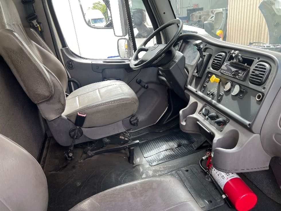 Medium Duty Box Truck-Light and Medium Duty Trucks-Freightliner-2019-M2-Torrance-CA-219,643\n\t\tmiles-$ 41,250 - Image 22