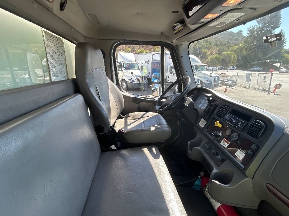 Medium Duty Box Truck-Light and Medium Duty Trucks-Freightliner-2019-M2-Torrance-CA-220,079\n\t\tmiles-$ 51,250 - Image 22