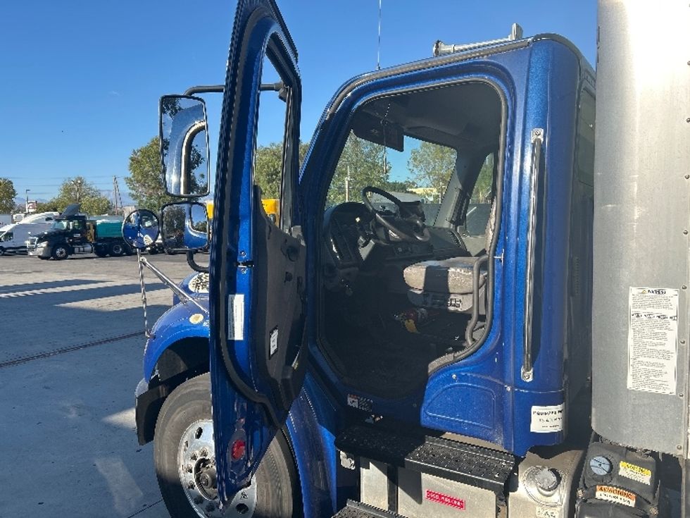 Medium Duty Box Truck-Light and Medium Duty Trucks-Freightliner-2019-M2-Torrance-CA-230,417\n\t\tmiles-$ 46,000 - Image 16