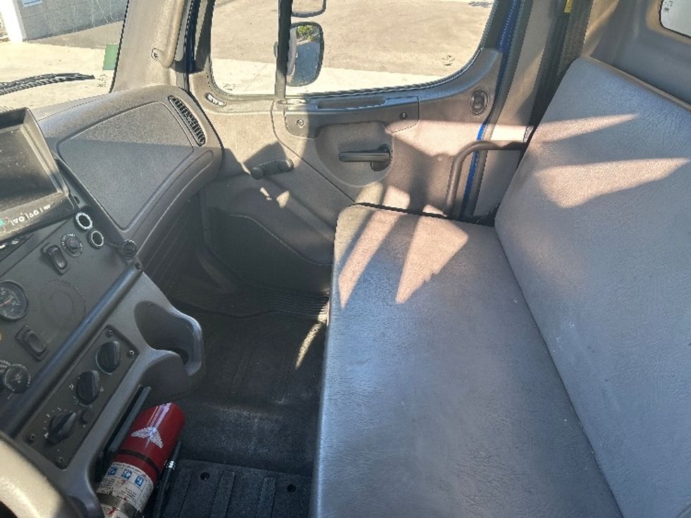 Medium Duty Box Truck-Light and Medium Duty Trucks-Freightliner-2019-M2-Torrance-CA-230,417\n\t\tmiles-$ 46,000 - Image 19