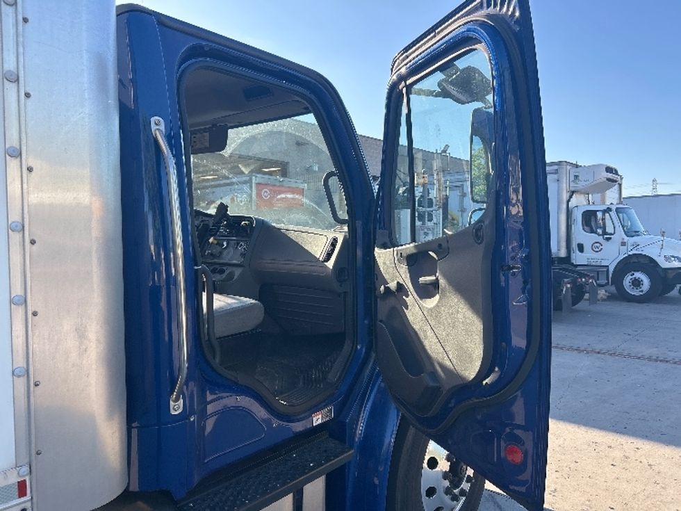 Medium Duty Box Truck-Light and Medium Duty Trucks-Freightliner-2019-M2-Torrance-CA-230,417\n\t\tmiles-$ 46,000 - Image 20