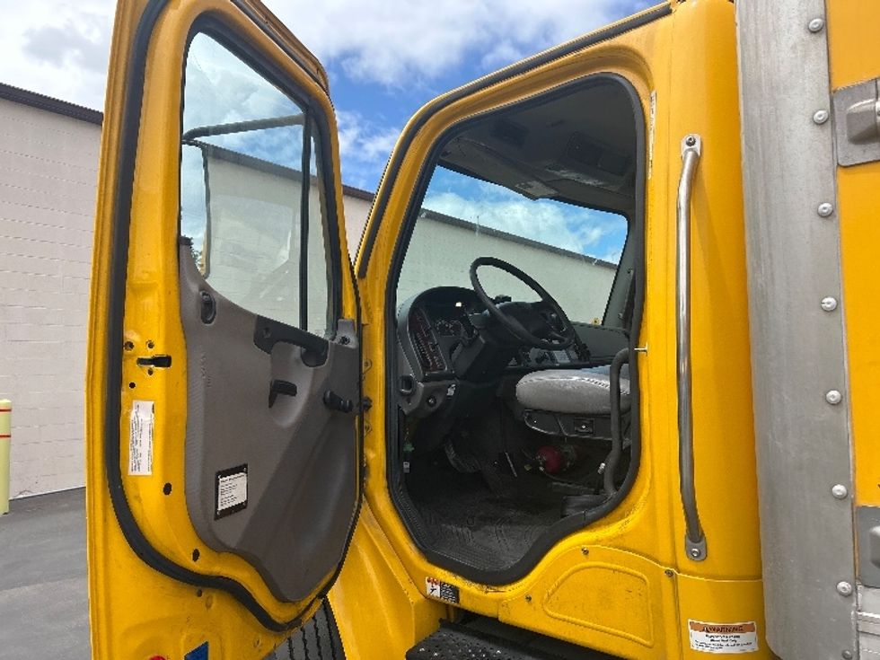 Medium Duty Box Truck-Light and Medium Duty Trucks-Freightliner-2019-M2-Torrance-CA-234,917\n\t\tmiles-$ 35,000 - Image 16