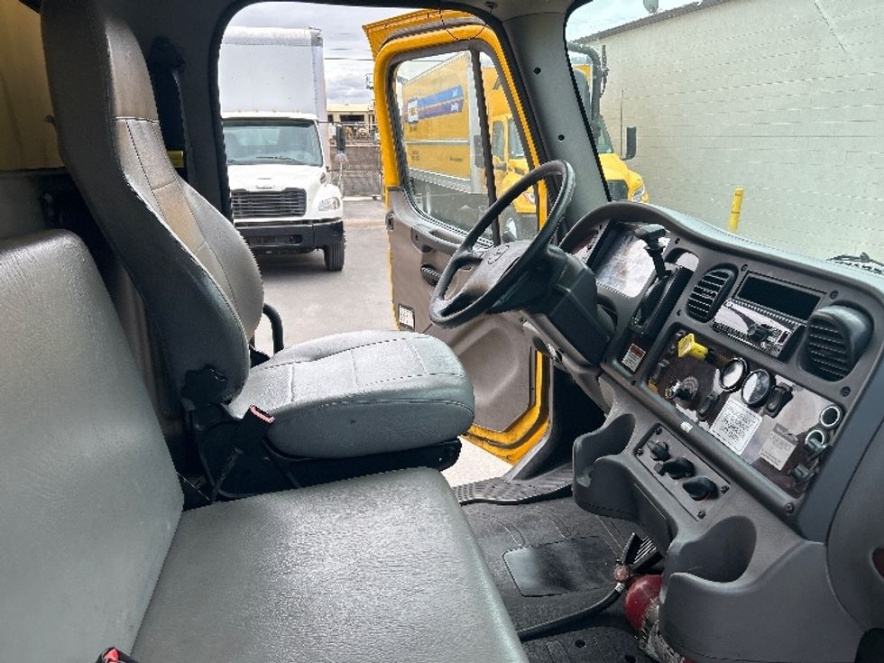 Medium Duty Box Truck-Light and Medium Duty Trucks-Freightliner-2019-M2-Torrance-CA-234,917\n\t\tmiles-$ 35,000 - Image 22