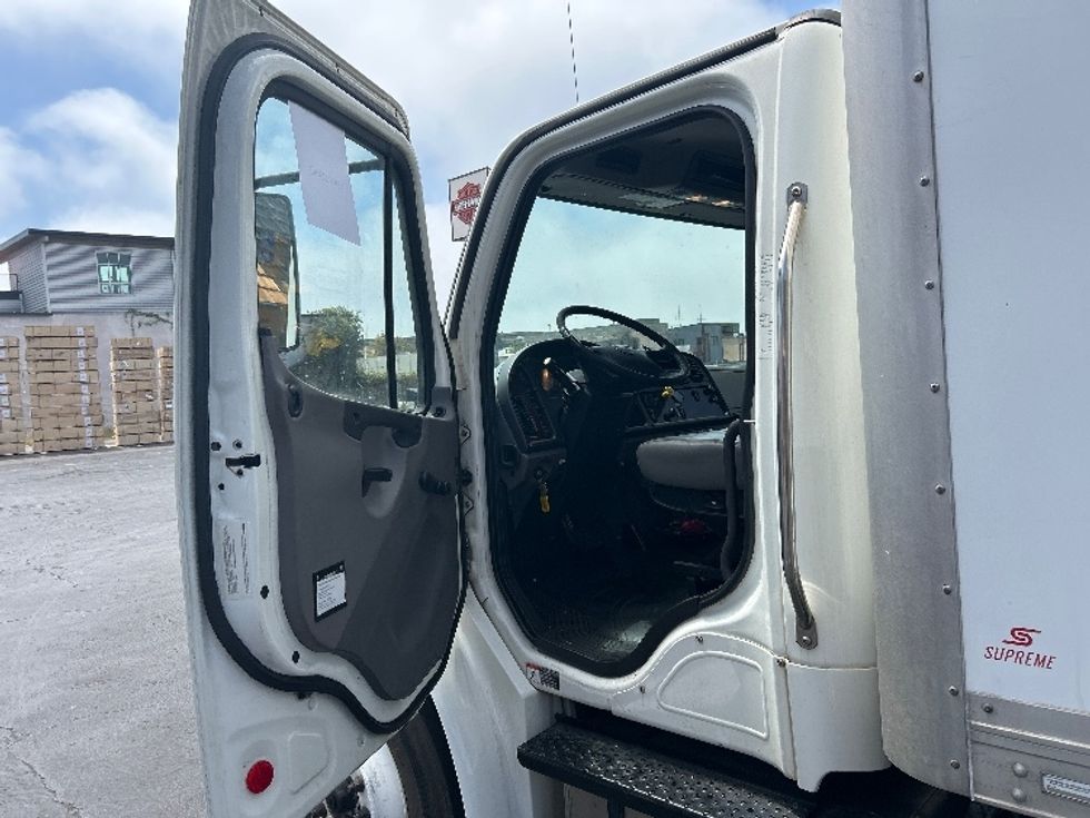 Medium Duty Box Truck-Light and Medium Duty Trucks-Freightliner-2019-M2-Torrance-CA-239,557\n\t\tmiles-$ 44,000 - Image 16