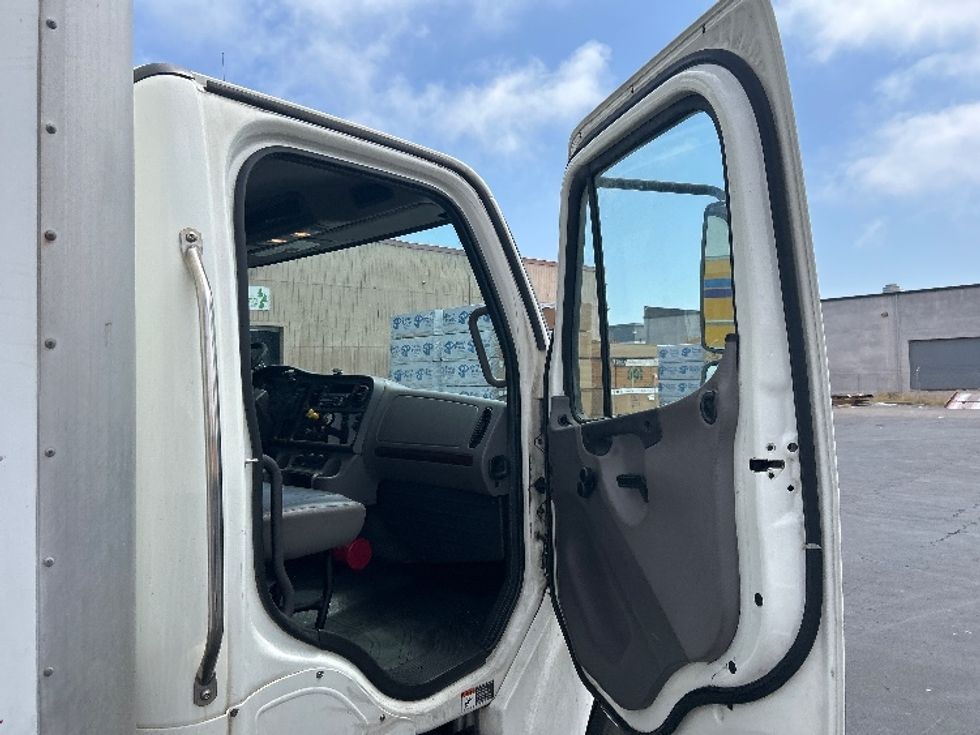 Medium Duty Box Truck-Light and Medium Duty Trucks-Freightliner-2019-M2-Torrance-CA-239,557\n\t\tmiles-$ 44,000 - Image 20