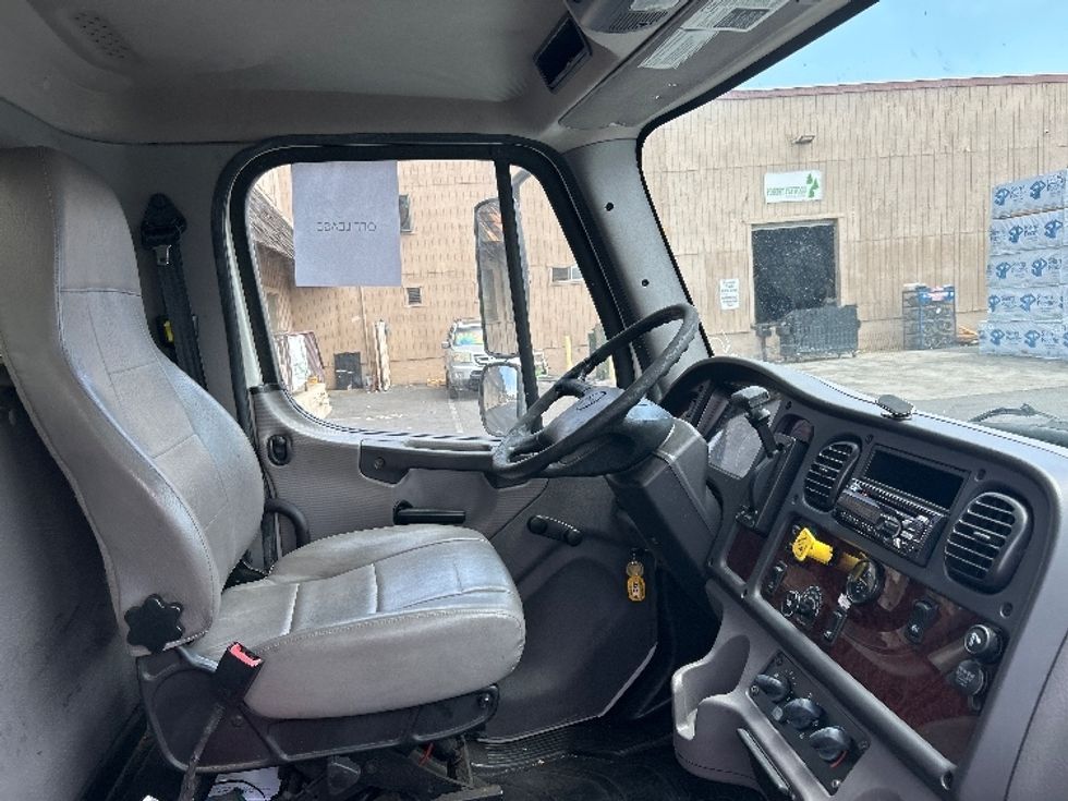 Medium Duty Box Truck-Light and Medium Duty Trucks-Freightliner-2019-M2-Torrance-CA-239,557\n\t\tmiles-$ 44,000 - Image 22
