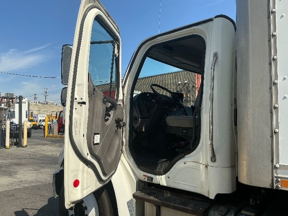 Medium Duty Box Truck-Light and Medium Duty Trucks-Freightliner-2019-M2-Torrance-CA-240,002\n\t\tmiles-$ 33,250 - Image 16