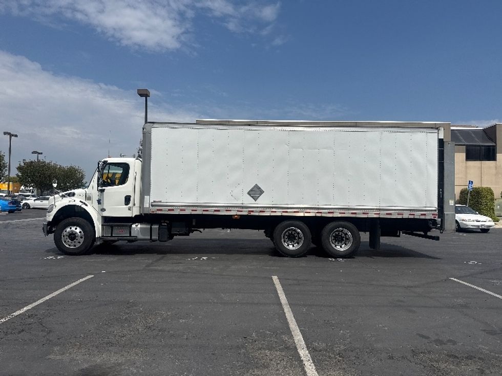 Medium Duty Box Truck-Light and Medium Duty Trucks-Freightliner-2019-M2-Torrance-CA-243,594\n\t\tmiles-$ 48,500 - Image 4