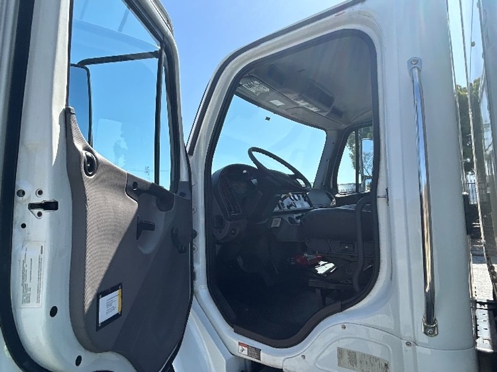 Medium Duty Box Truck-Light and Medium Duty Trucks-Freightliner-2019-M2-Torrance-CA-287,565\n\t\tmiles-$ 35,500 - Image 16