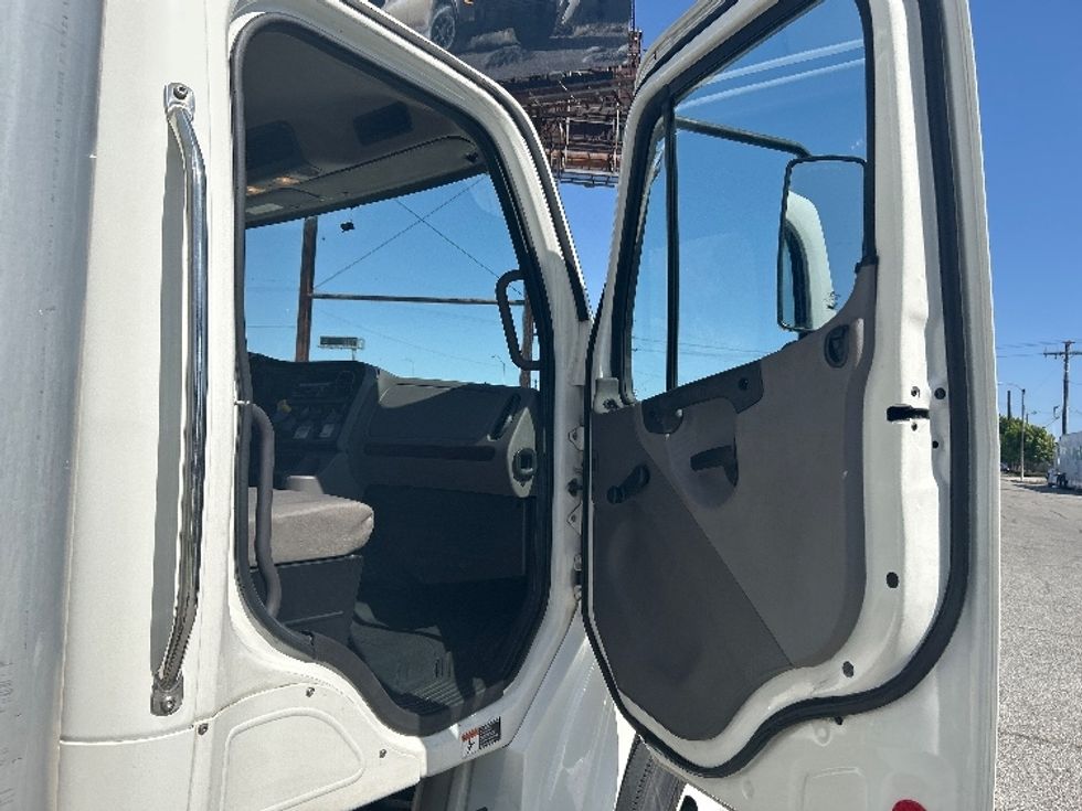 Medium Duty Box Truck-Light and Medium Duty Trucks-Freightliner-2019-M2-Torrance-CA-287,565\n\t\tmiles-$ 35,500 - Image 20