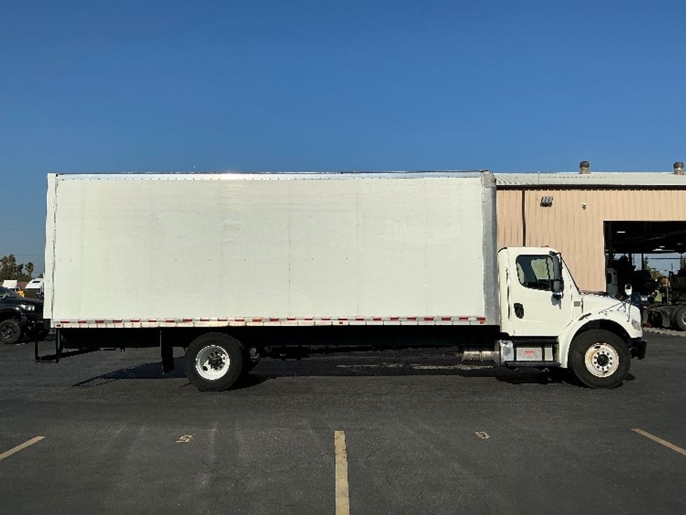 Medium Duty Box Truck-Light and Medium Duty Trucks-Freightliner-2019-M2-Torrance-CA-337,502\n\t\tmiles-$ 22,000 - Image 16