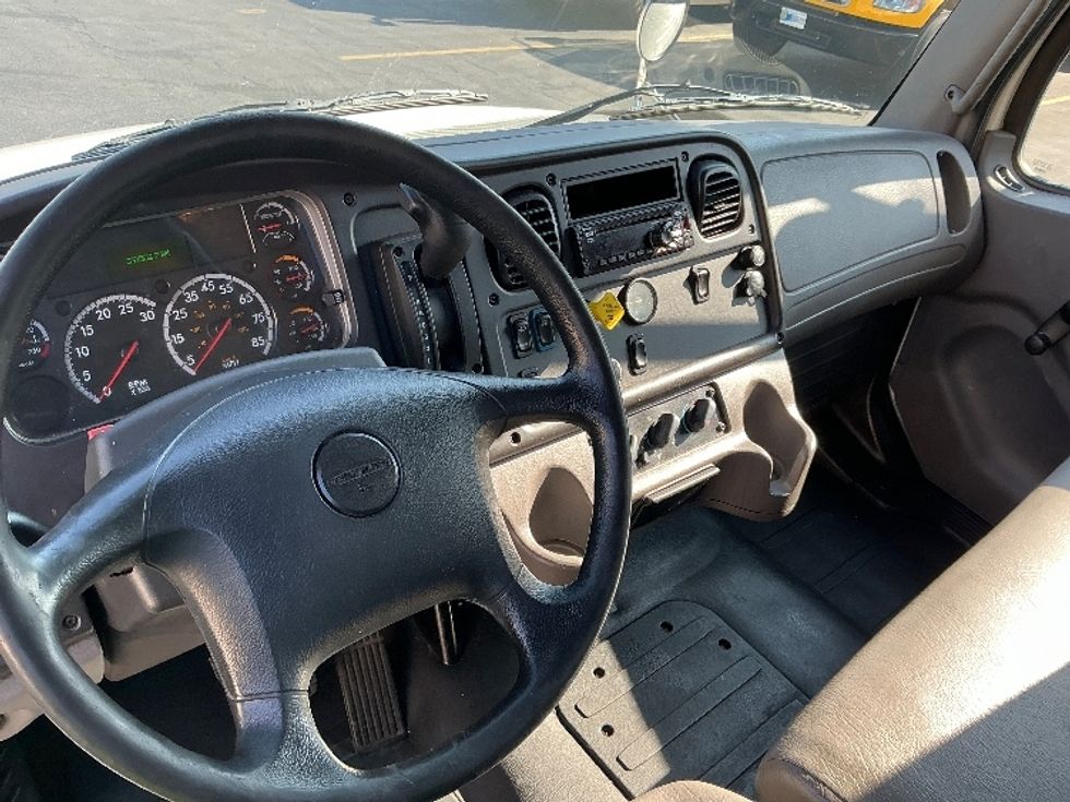 Medium Duty Box Truck-Light and Medium Duty Trucks-Freightliner-2019-M2-Torrance-CA-337,502\n\t\tmiles-$ 22,000 - Image 17