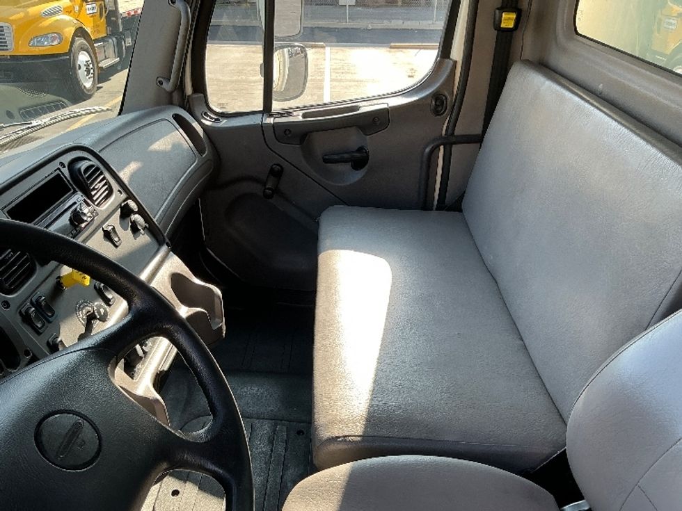Medium Duty Box Truck-Light and Medium Duty Trucks-Freightliner-2019-M2-Torrance-CA-337,502\n\t\tmiles-$ 22,000 - Image 19