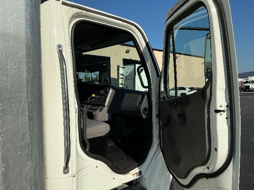 Medium Duty Box Truck-Light and Medium Duty Trucks-Freightliner-2019-M2-Torrance-CA-337,502\n\t\tmiles-$ 22,000 - Image 20