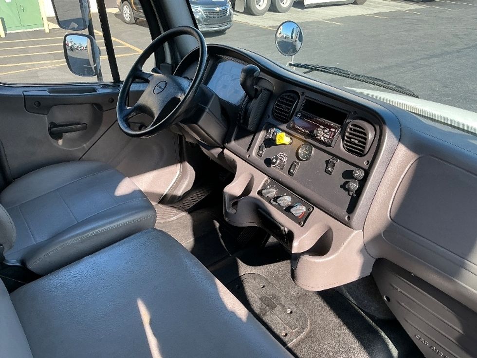 Medium Duty Box Truck-Light and Medium Duty Trucks-Freightliner-2019-M2-Torrance-CA-337,502\n\t\tmiles-$ 22,000 - Image 22