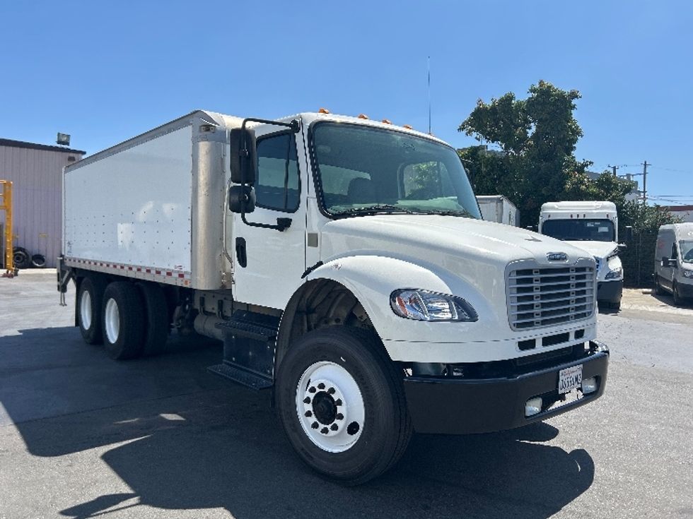 Medium Duty Box Truck-Light and Medium Duty Trucks-Freightliner-2019-M2-Torrance-CA-348,496\n\t\tmiles-$ 25,500 - Image 1