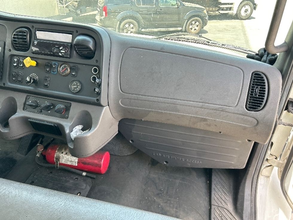 Medium Duty Box Truck-Light and Medium Duty Trucks-Freightliner-2019-M2-Torrance-CA-348,496\n\t\tmiles-$ 25,500 - Image 19