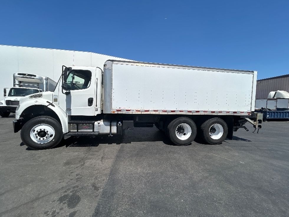 Medium Duty Box Truck-Light and Medium Duty Trucks-Freightliner-2019-M2-Torrance-CA-348,496\n\t\tmiles-$ 25,500 - Image 4