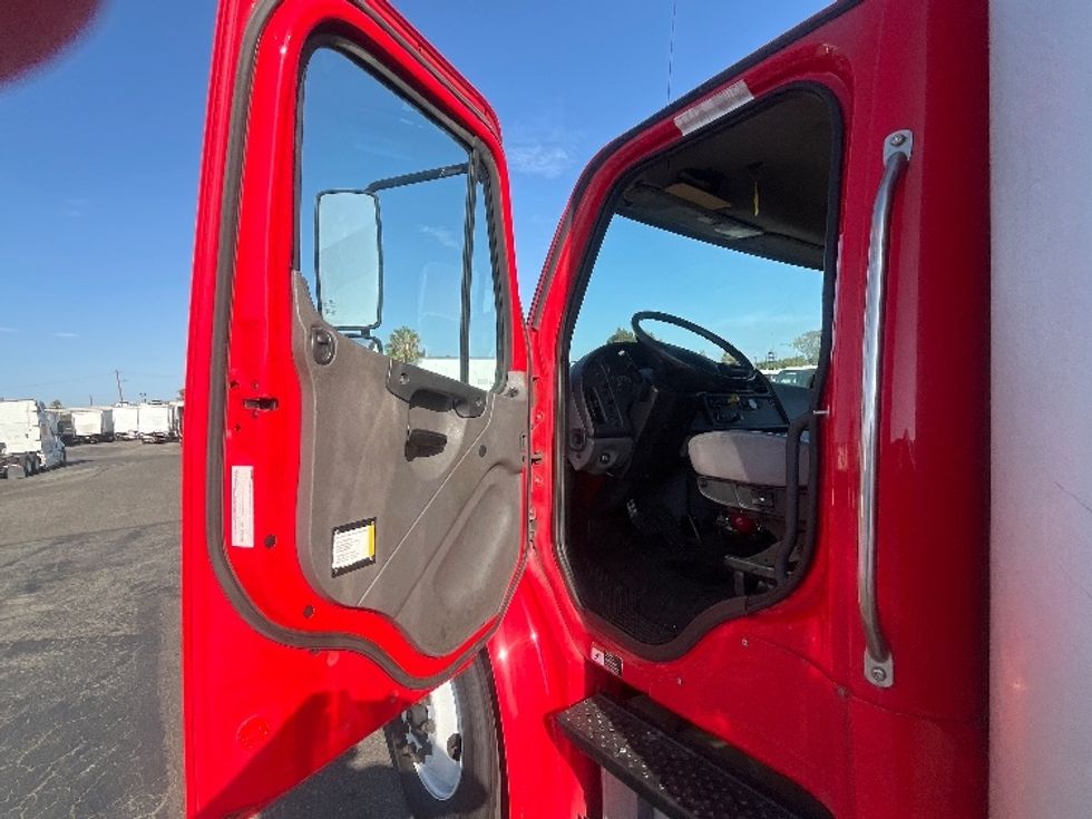 Medium Duty Box Truck-Light and Medium Duty Trucks-Freightliner-2019-M2-Torrance-CA-374,806\n\t\tmiles-$ 21,750 - Image 16