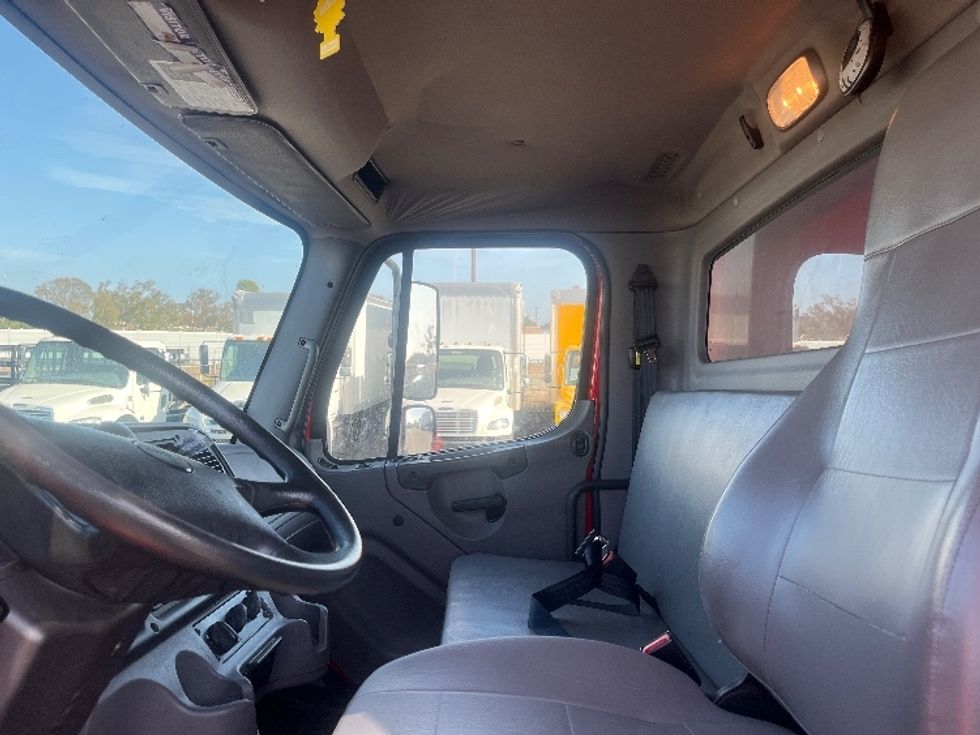 Medium Duty Box Truck-Light and Medium Duty Trucks-Freightliner-2019-M2-Torrance-CA-374,806\n\t\tmiles-$ 21,750 - Image 19