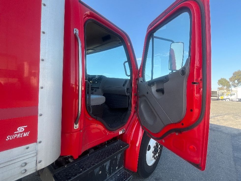 Medium Duty Box Truck-Light and Medium Duty Trucks-Freightliner-2019-M2-Torrance-CA-374,806\n\t\tmiles-$ 21,750 - Image 20