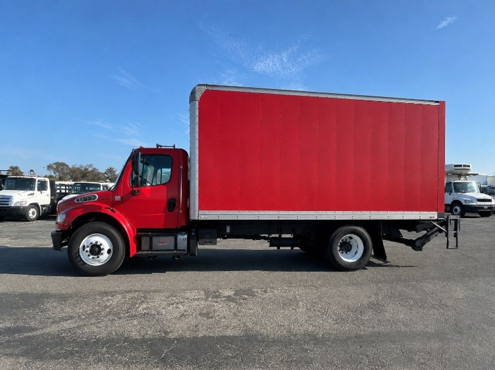 Medium Duty Box Truck-Light and Medium Duty Trucks-Freightliner-2019-M2-Torrance-CA-374,806\n\t\tmiles-$ 21,750 - Image 4