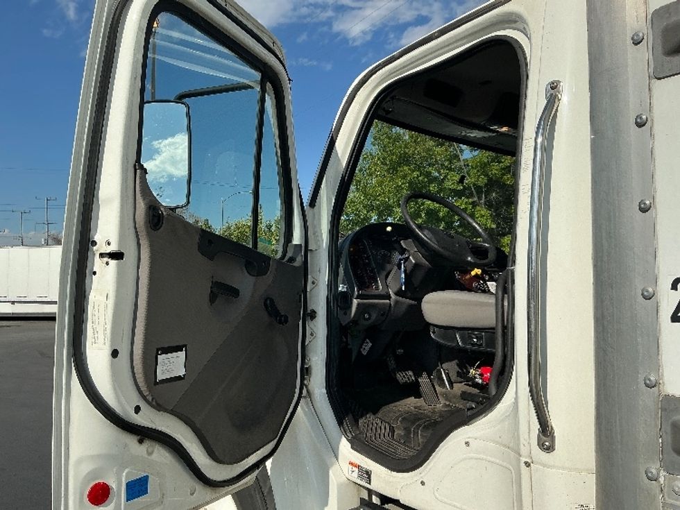 Medium Duty Box Truck-Light and Medium Duty Trucks-Freightliner-2019-M2-Torrance-CA-429,956\n\t\tmiles-$ 21,750 - Image 15