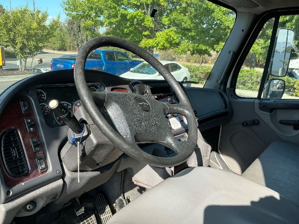 Medium Duty Box Truck-Light and Medium Duty Trucks-Freightliner-2019-M2-Torrance-CA-429,956\n\t\tmiles-$ 21,750 - Image 16
