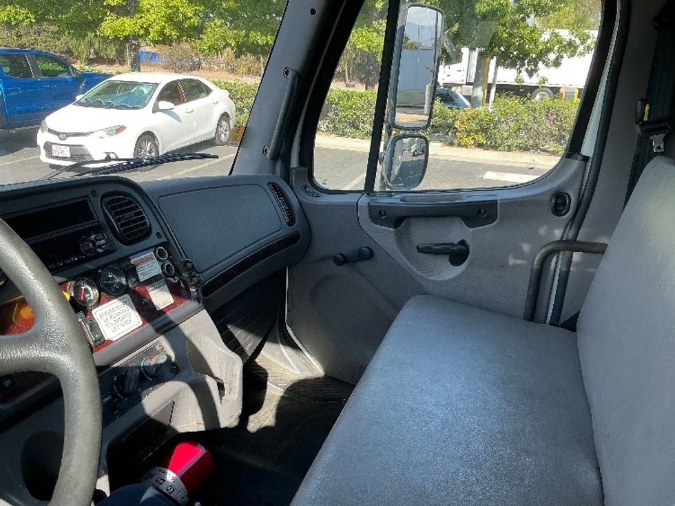 Medium Duty Box Truck-Light and Medium Duty Trucks-Freightliner-2019-M2-Torrance-CA-429,956\n\t\tmiles-$ 21,750 - Image 18