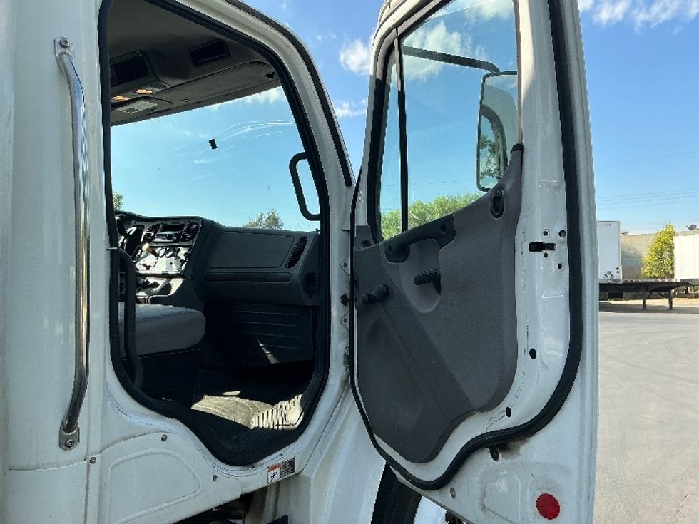 Medium Duty Box Truck-Light and Medium Duty Trucks-Freightliner-2019-M2-Torrance-CA-429,956\n\t\tmiles-$ 21,750 - Image 19