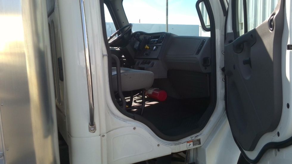 Medium Duty Box Truck-Light and Medium Duty Trucks-Freightliner-2019-M2-Tracy-CA-148,947\n\t\tmiles-$ 55,000 - Image 19