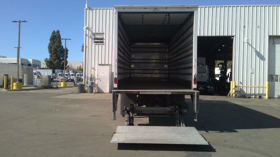 Medium Duty Box Truck-Light and Medium Duty Trucks-Freightliner-2019-M2-Tracy-CA-148,947\n\t\tmiles-$ 55,000 - Image 9