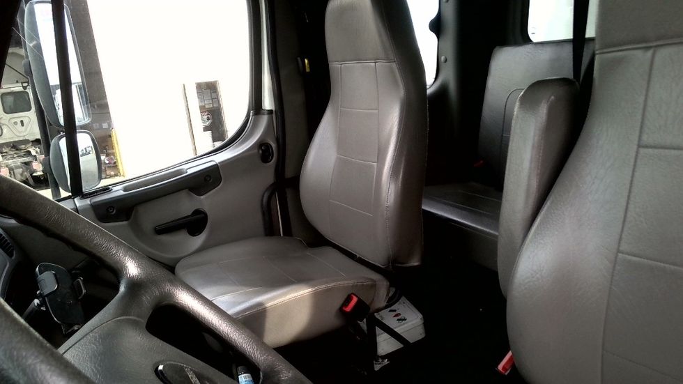 Medium Duty Box Truck-Light and Medium Duty Trucks-Freightliner-2019-M2-Tracy-CA-60,630\n\t\tmiles-$ 66,500 - Image 19