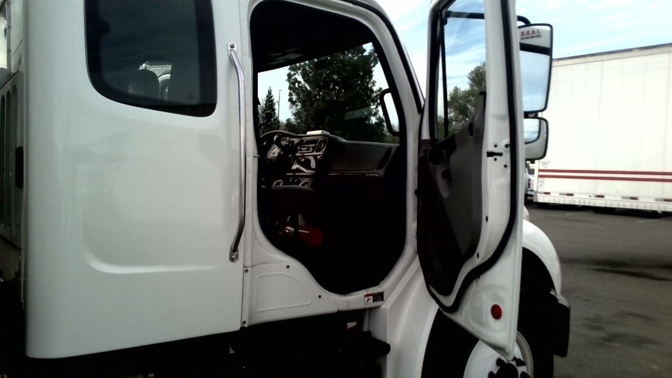 Medium Duty Box Truck-Light and Medium Duty Trucks-Freightliner-2019-M2-Tracy-CA-60,630\n\t\tmiles-$ 66,500 - Image 20