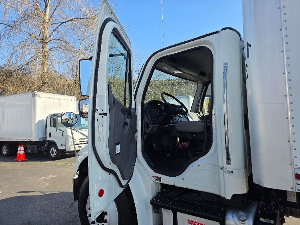 Medium Duty Box Truck-Light and Medium Duty Trucks-Freightliner-2019-M2-Tukwila-WA-134,376\n\t\tmiles-$ 55,500 - Image 16
