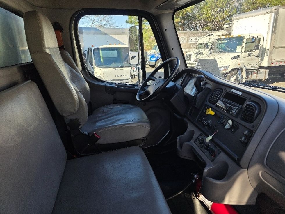 Medium Duty Box Truck-Light and Medium Duty Trucks-Freightliner-2019-M2-Tukwila-WA-134,376\n\t\tmiles-$ 55,500 - Image 22