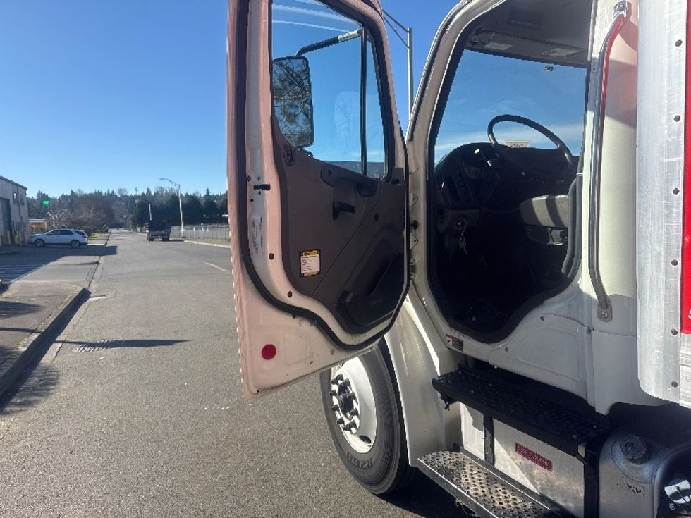Medium Duty Box Truck-Light and Medium Duty Trucks-Freightliner-2019-M2-Tukwila-WA-158,142\n\t\tmiles-$ 54,000 - Image 16