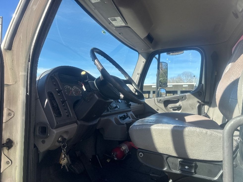 Medium Duty Box Truck-Light and Medium Duty Trucks-Freightliner-2019-M2-Tukwila-WA-158,142\n\t\tmiles-$ 54,000 - Image 17