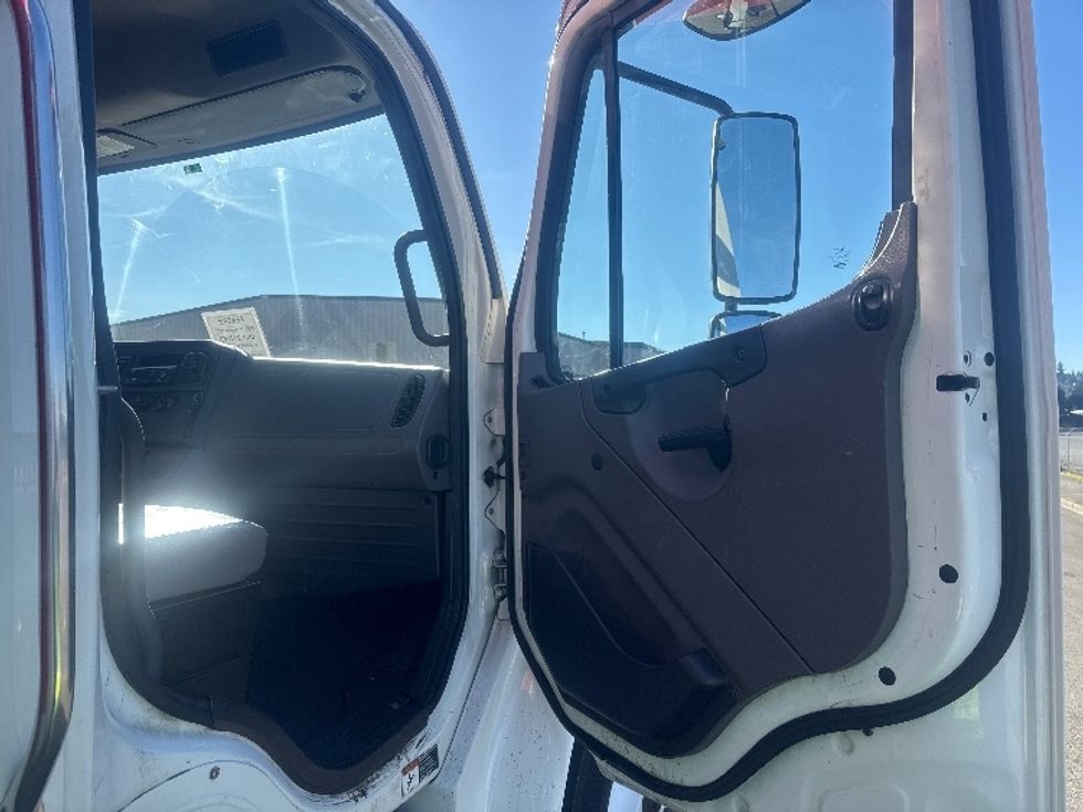 Medium Duty Box Truck-Light and Medium Duty Trucks-Freightliner-2019-M2-Tukwila-WA-158,142\n\t\tmiles-$ 54,000 - Image 20