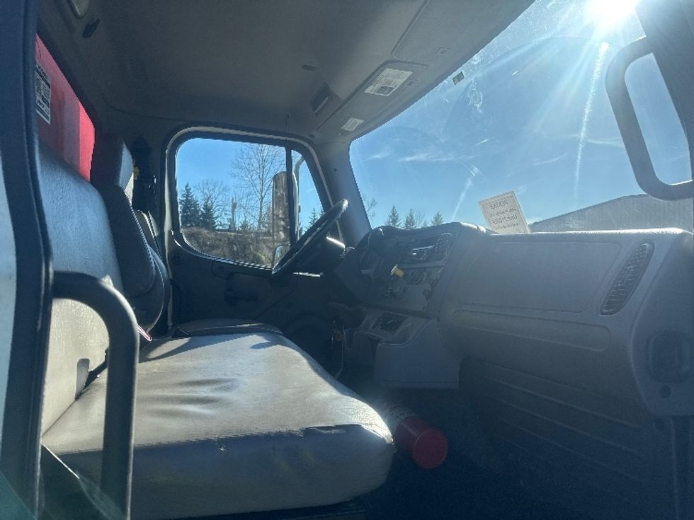 Medium Duty Box Truck-Light and Medium Duty Trucks-Freightliner-2019-M2-Tukwila-WA-158,142\n\t\tmiles-$ 54,000 - Image 22