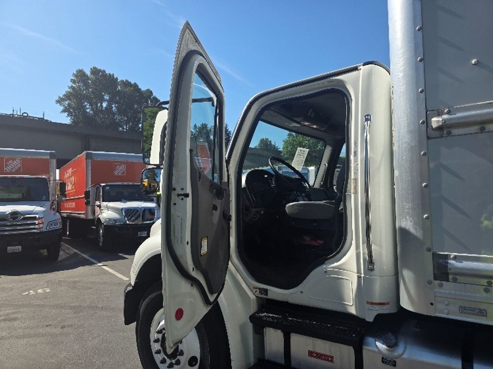 Medium Duty Box Truck-Light and Medium Duty Trucks-Freightliner-2019-M2-Tukwila-WA-161,718\n\t\tmiles-$ 58,000 - Image 16