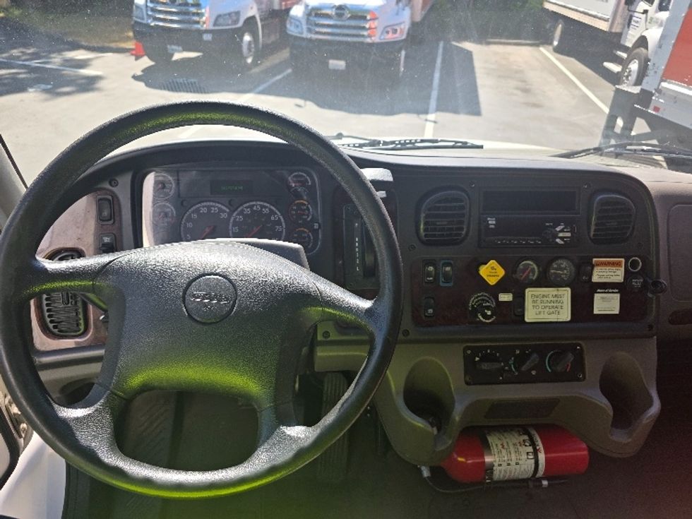 Medium Duty Box Truck-Light and Medium Duty Trucks-Freightliner-2019-M2-Tukwila-WA-161,718\n\t\tmiles-$ 58,000 - Image 18