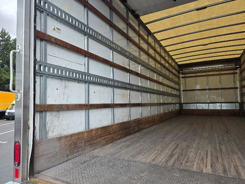 Medium Duty Box Truck-Light and Medium Duty Trucks-Freightliner-2019-M2-Tukwila-WA-173,976\n\t\tmiles-$ 53,250 - Image 11